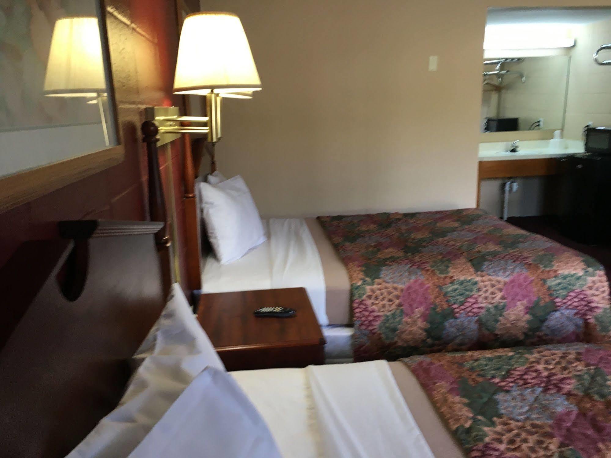 Budget Inn Carthage Экстерьер фото