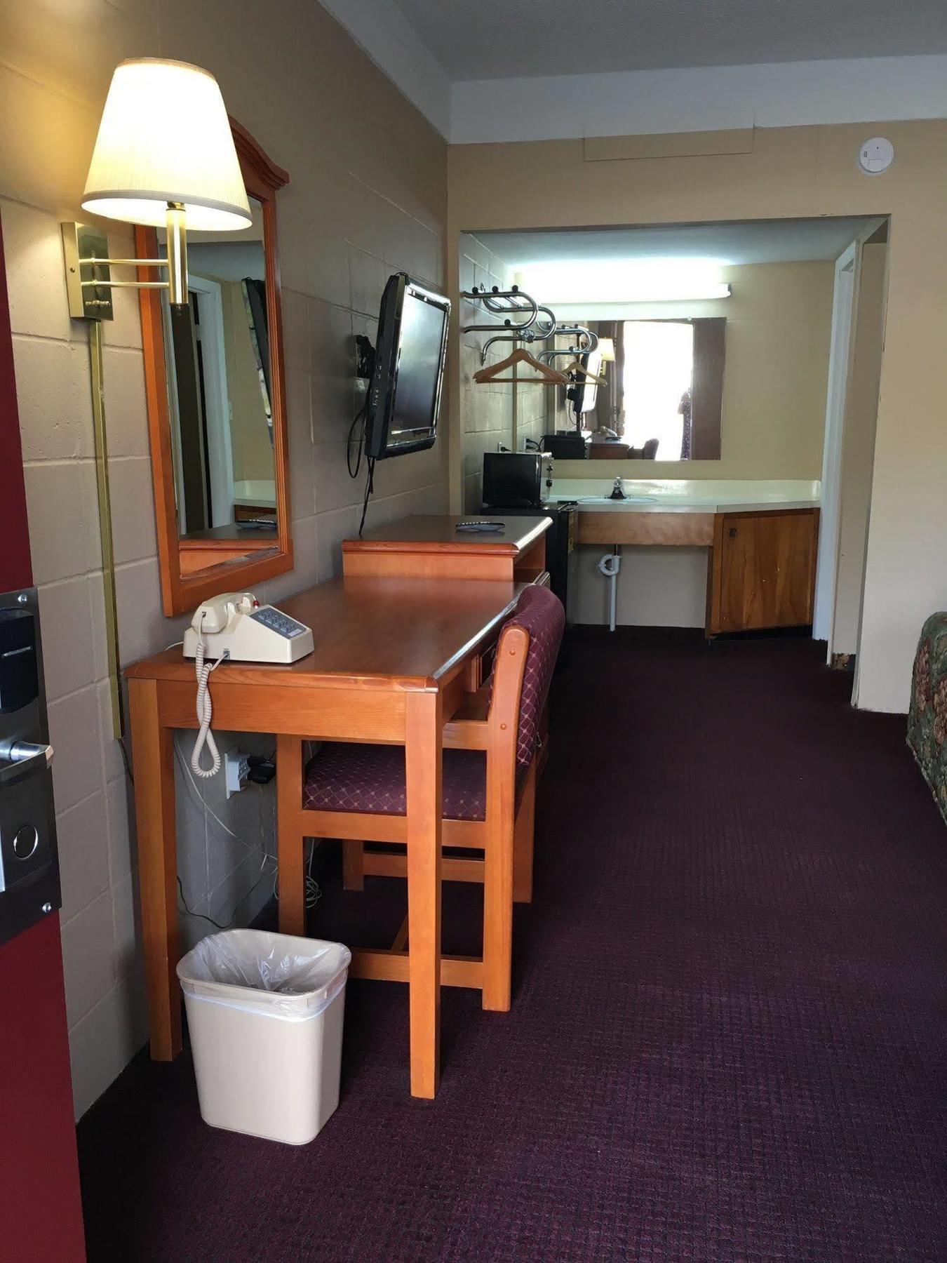 Budget Inn Carthage Экстерьер фото