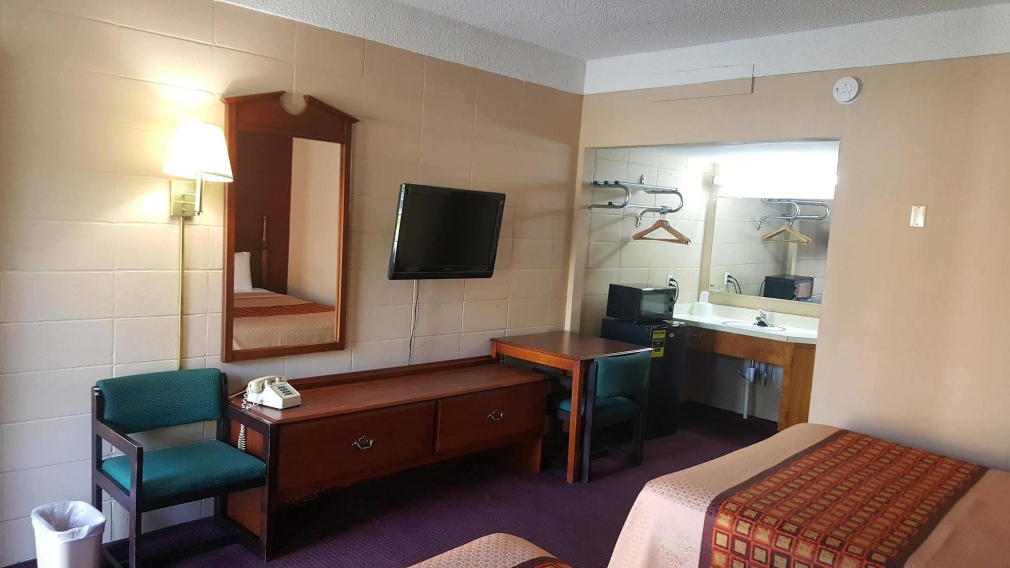 Budget Inn Carthage Экстерьер фото